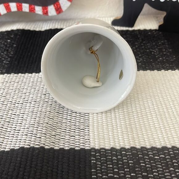 Holiday Wreath Christmas Porcelain Bell - Picture 3 of 4